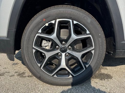 New 2025 Jeep Compass Limited image 9