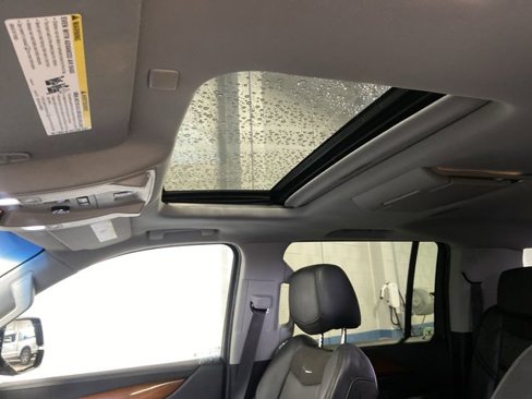 Used 2018 Cadillac Escalade ESV Premium Luxury image 7