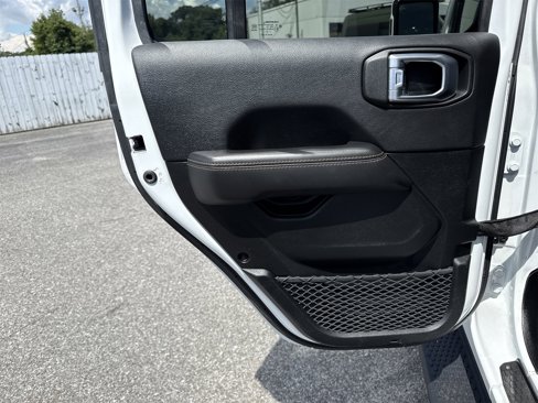 Used 2021 Jeep Wrangler Unlimited Sahara image 32
