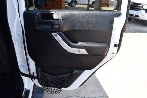 Used 2015 Jeep Wrangler Unlimited Sahara w/ Connectivity Group image 15