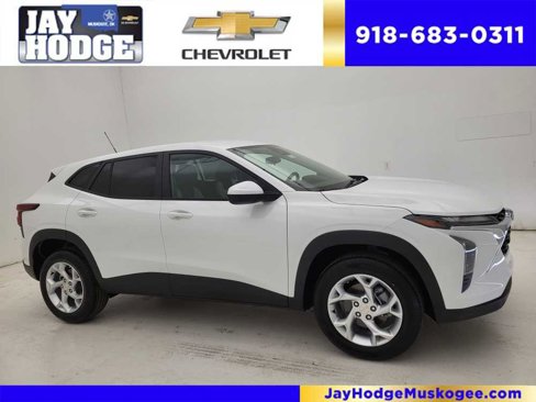 New 2025 Chevrolet Trax LS w/ LS Convenience Package image 1