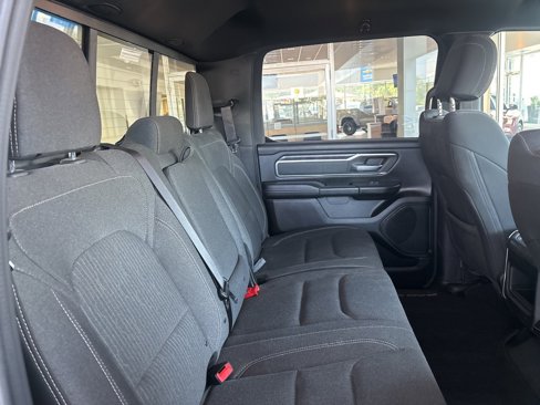 Used 2019 RAM 1500 4x4 Crew Cab image 28