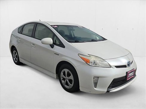 Used 2014 Toyota Prius Three image 3