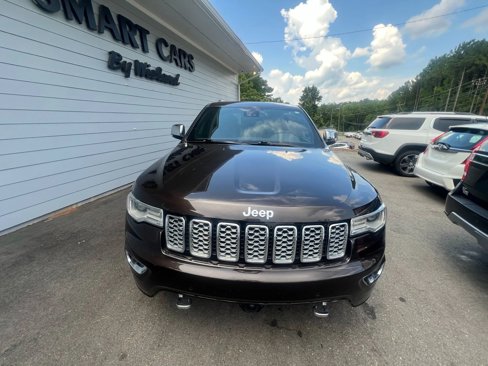 Used 2017 Jeep Grand Cherokee Overland w/ Jeep Active Safety Group image 8