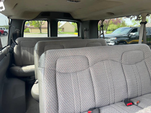 Used 2005 Chevrolet Express 3500 Extended Passenger w/ LS Preferred Equipment Group image 3