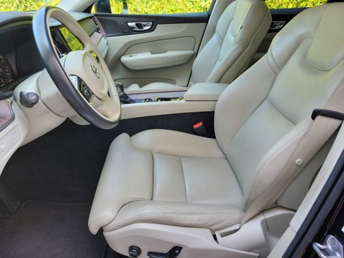 Used 2019 Volvo XC60 T5 Inscription w/ Protection Package Premier image 14