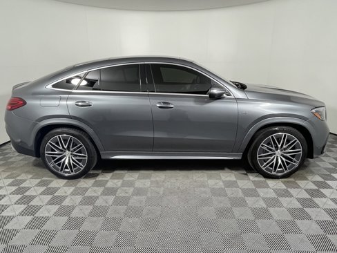 Certified 2024 Porsche Macan image 6