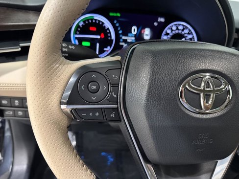 Used 2020 Toyota Avalon Limited image 39