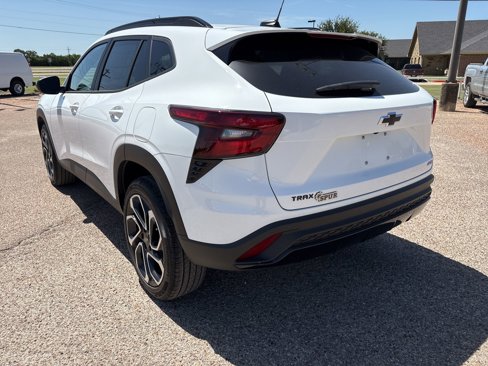 New 2025 Chevrolet Trax RS w/ Sunroof Package image 3