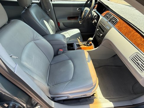 Used 2006 Buick LaCrosse CXL w/ Chrome Appearance Package image 26