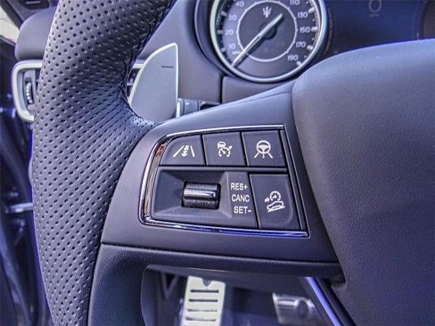 New 2023 Maserati Levante Modena image 6