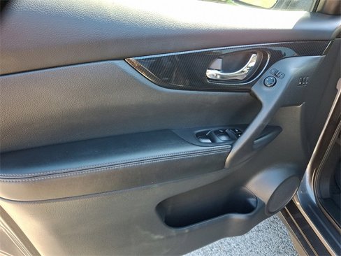 Used 2019 Nissan Rogue SL image 12
