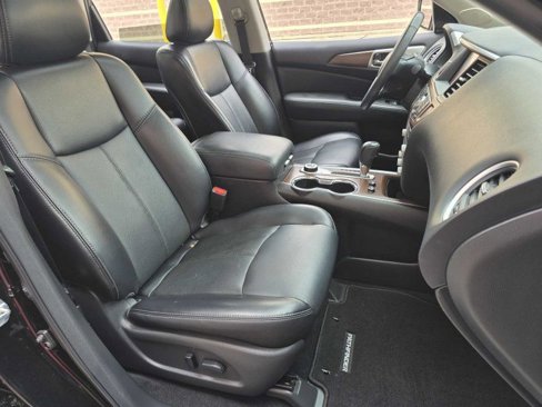 Used 2020 Nissan Pathfinder Platinum image 6