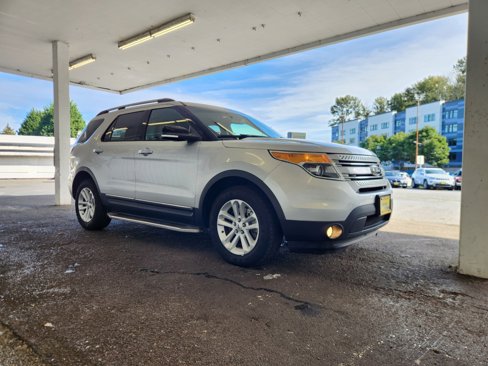 Used 2014 Ford Explorer XLT w/ Equipment Group 202A image 7