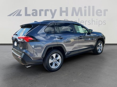 Used 2025 Toyota RAV4 XLE image 5