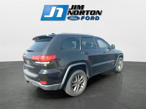 Used 2016 Jeep Grand Cherokee Laredo 75th Anniversary image 9