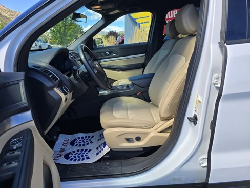 Used 2017 Ford Explorer 4WD image 2