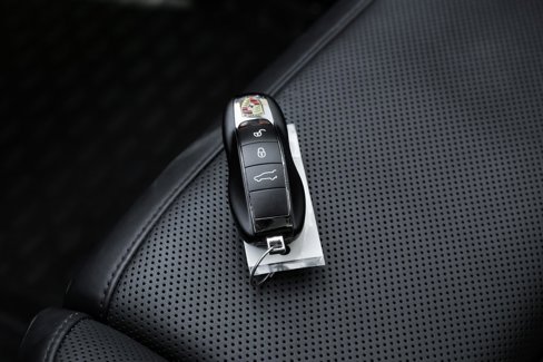 Used 2016 Porsche Cayenne S image 61