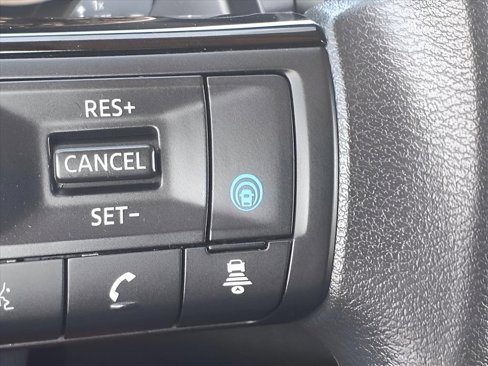 Used 2023 Nissan Rogue SV image 23