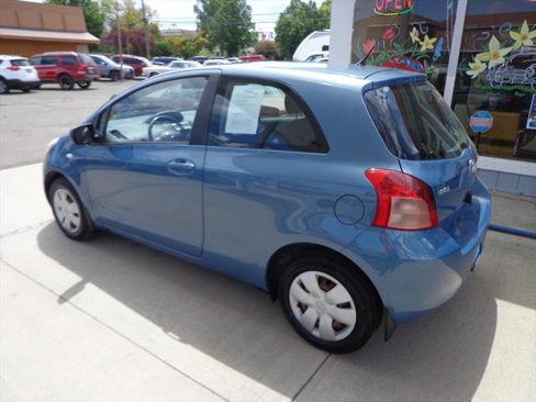 Used 2008 Toyota Yaris 2-Door Hatchback image 2