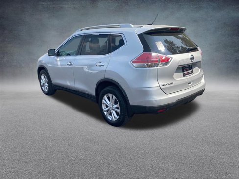 Used 2016 Nissan Rogue SV w/ SV Premium Package image 3