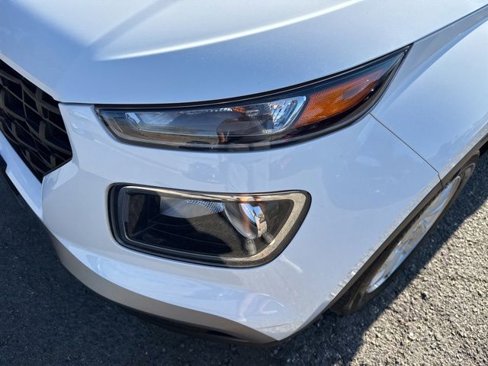 Certified 2022 Hyundai Venue SE image 26