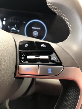 Used 2025 Hyundai Elantra SEL image 23