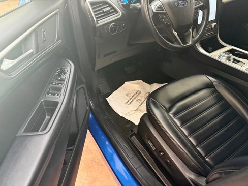 Used 2023 Ford Edge SEL image 9