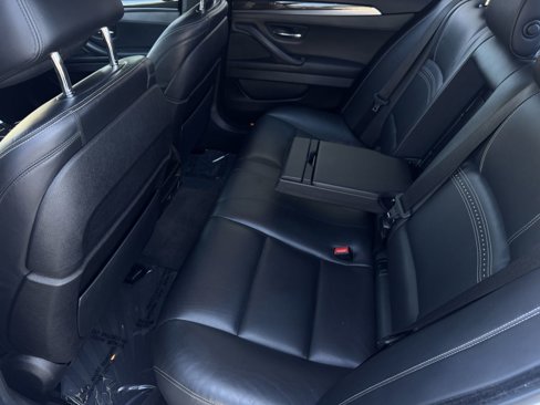 Used 2016 BMW 550i Sedan image 18