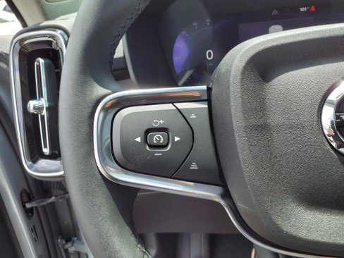 New 2025 Volvo XC40 B5 Core w/ Climate Package image 21