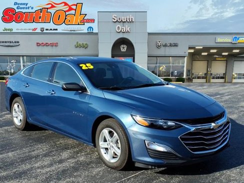Used 2025 Chevrolet Malibu LS image 1