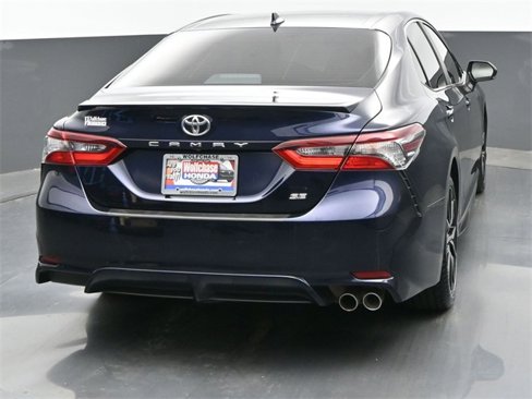 Used 2022 Toyota Camry SE image 5