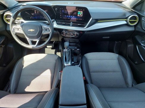 Used 2024 Chevrolet Trax LT w/ Driver Confidence Package image 3