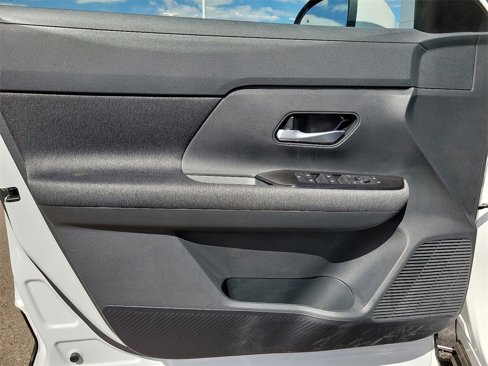 New 2025 Nissan Kicks SV w/ SV Premium Package image 18