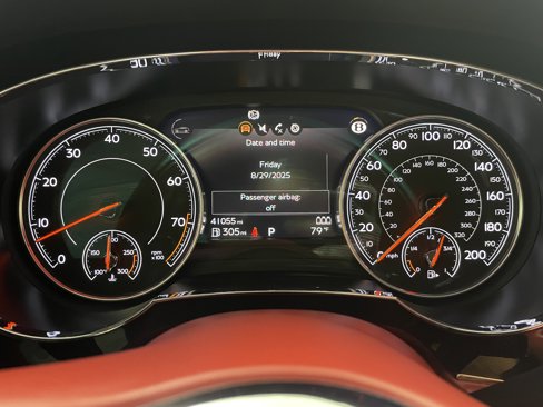 Used 2019 Bentley Bentayga image 16
