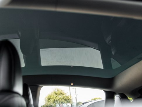 Used 2021 Tesla Model Y Long Range image 22