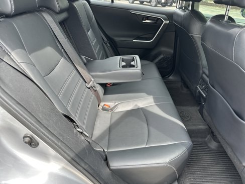 Used 2021 Toyota RAV4 Limited image 15