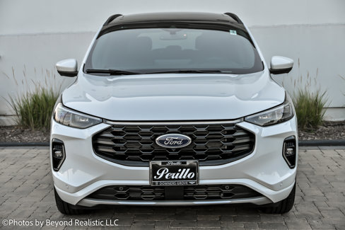 Used 2023 Ford Escape ST-Line Elite w/ Premium Technology Package image 3