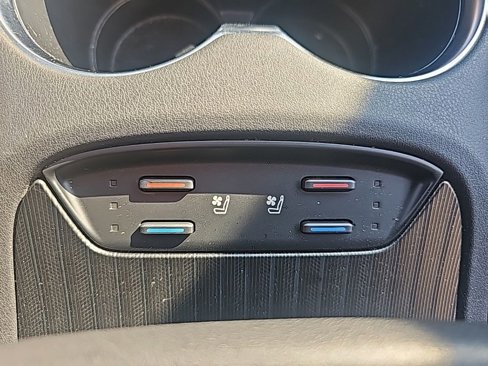 Used 2021 Toyota Venza XLE w/ Softex Package image 34