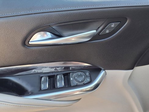 Used 2019 Cadillac XT4 Luxury image 16