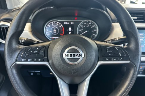 Used 2022 Nissan Versa SV image 22