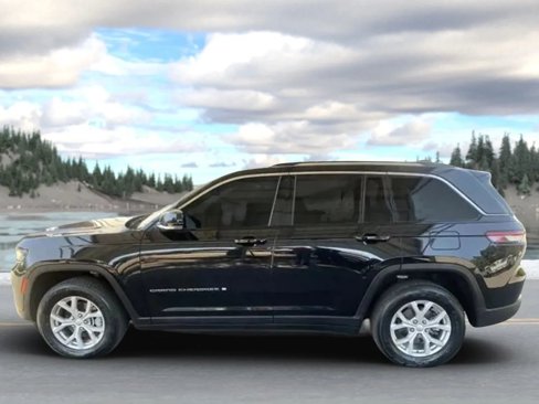 Used 2023 Jeep Grand Cherokee Limited image 11