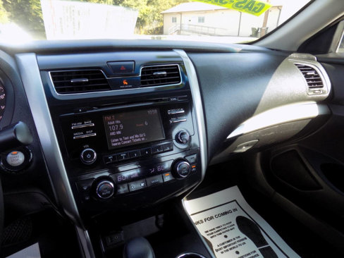 Used 2015 Nissan Altima 2.5 SV w/ Convenience Package image 14