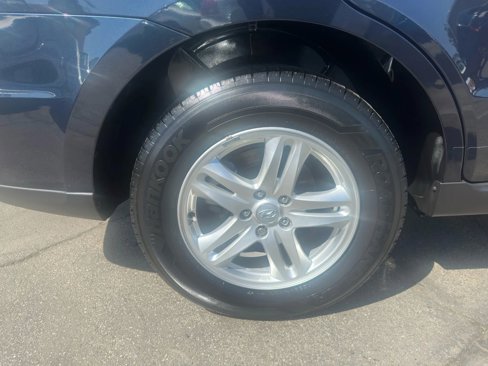 Used 2011 Hyundai Santa Fe GLS image 10