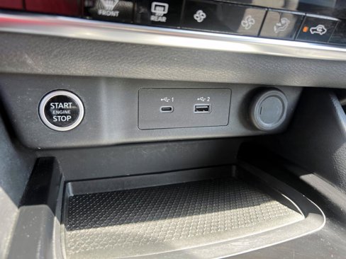 Used 2023 Nissan Rogue SV image 29