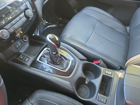 Used 2019 Nissan Rogue SL image 25