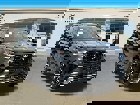 Used 2021 Toyota Highlander XSE image 1