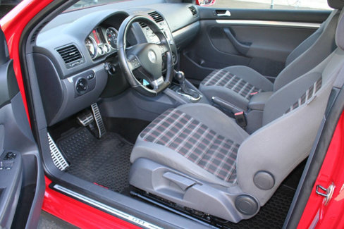 Used 2009 Volkswagen GTI 2-Door image 10