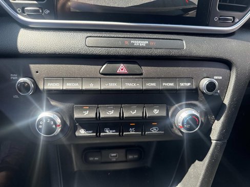Used 2022 Kia Sportage LX image 22