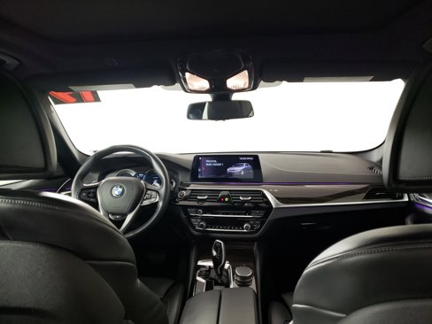 Used 2019 BMW 530i xDrive w/ Luxury Seating Package image 15